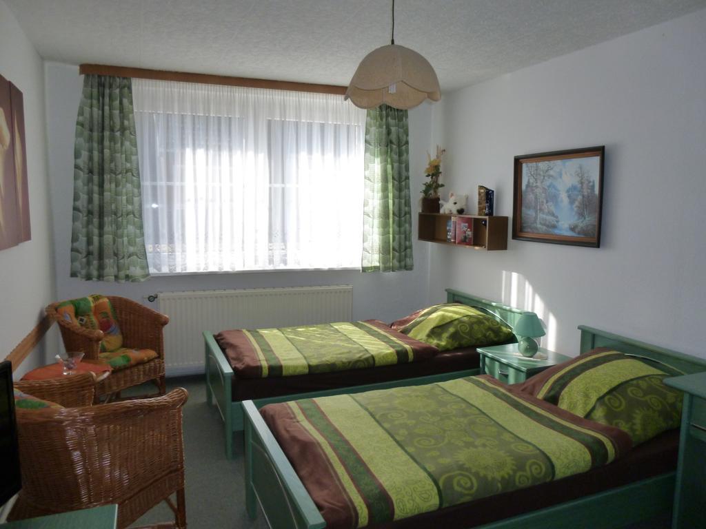 Pension Am Peeneufer Ug Wolgast Rum bild